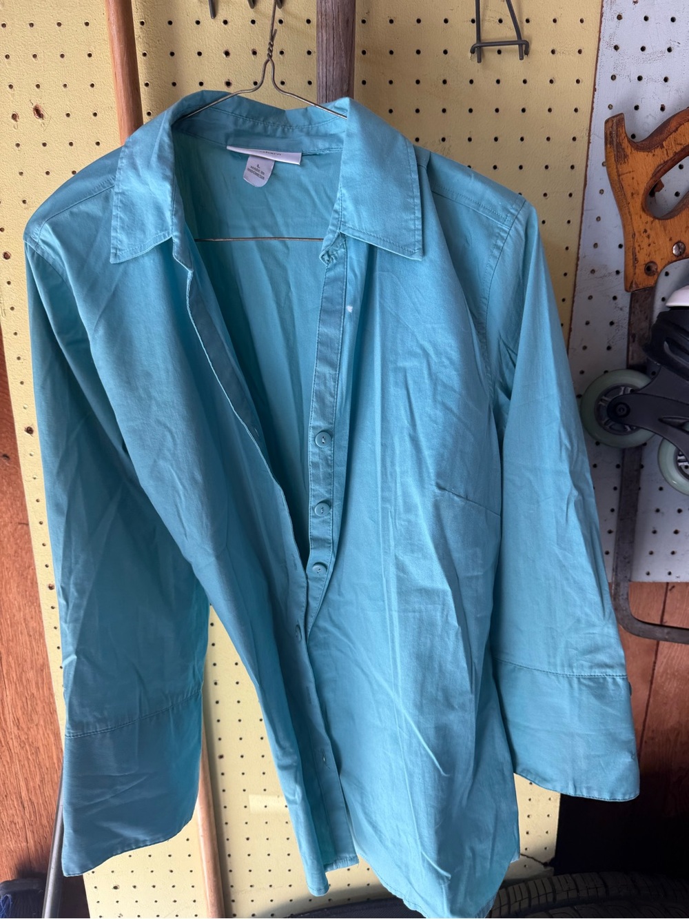 Classic Long-Sleeve Button-Up Shirt in Teal